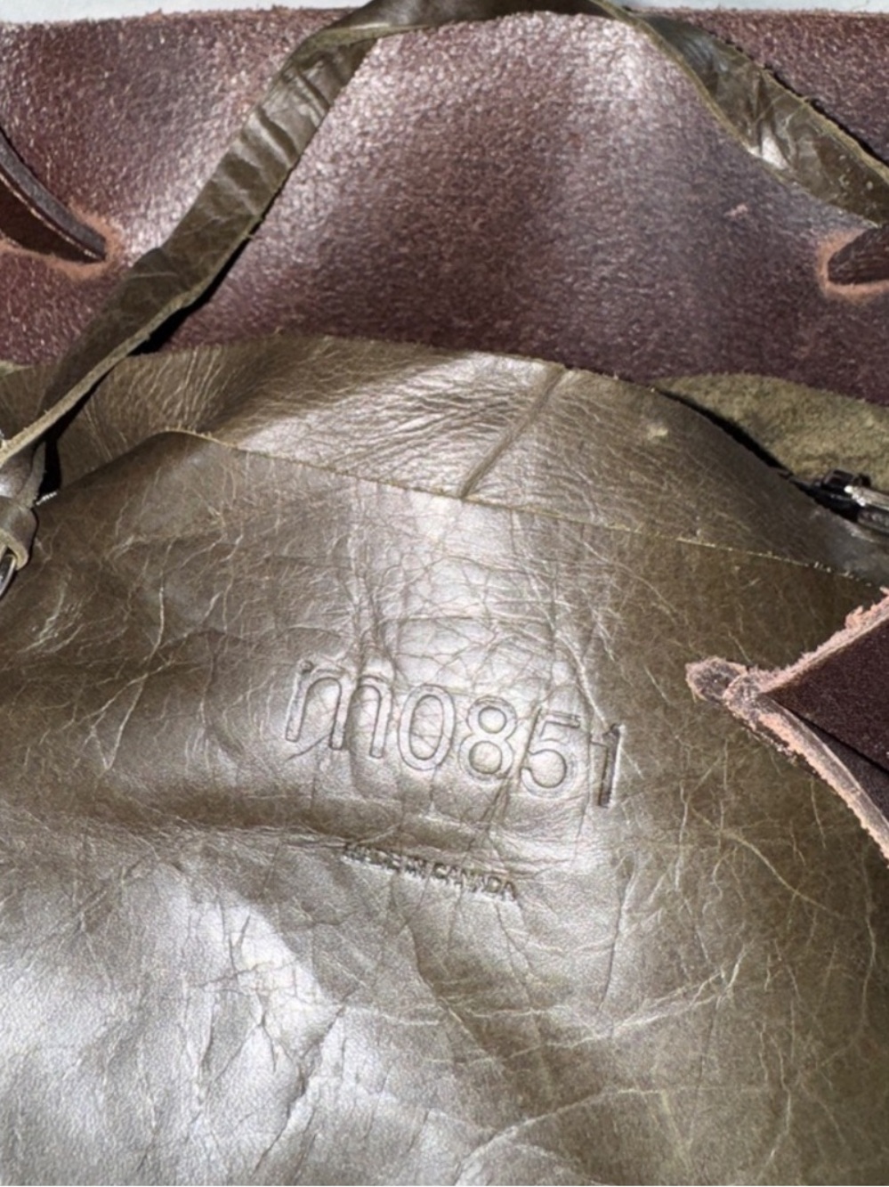 m0851 Leather Convertible Backpack Tote Bag Two Tone Olive Brown Made in Canada - Picture 4 of 14